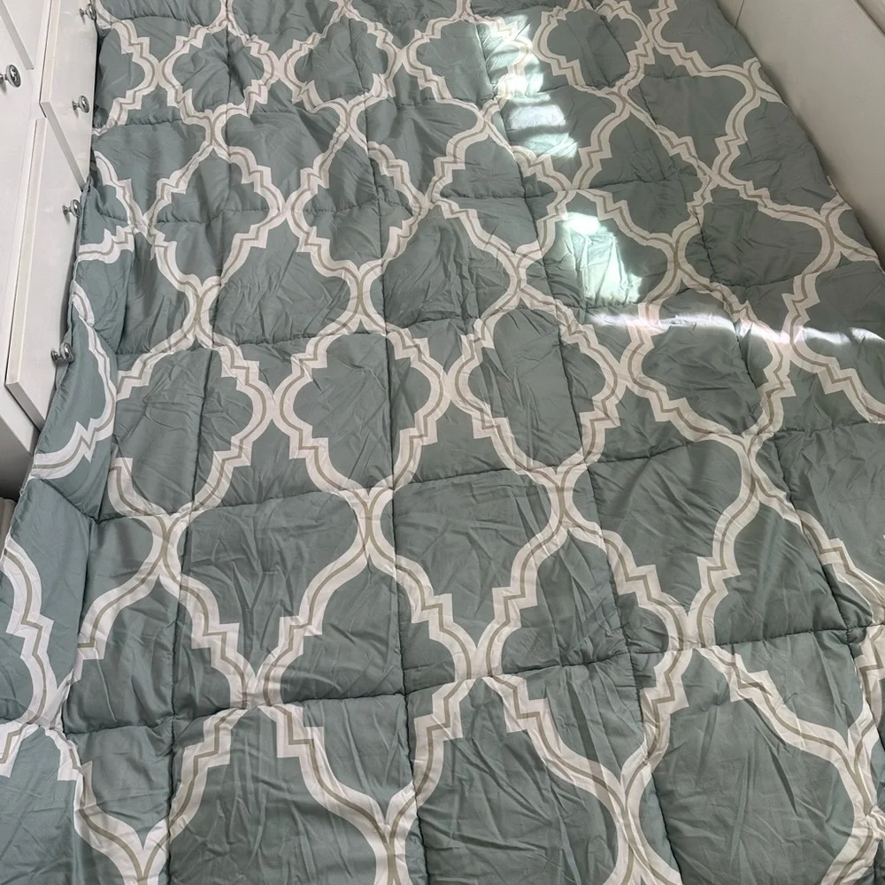 2 Light blue Geometric Comforter - Brand Unspecified